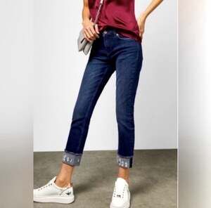 Ted Baker Women Cropped Jeans Size 28 Blue Daisy Embroidered Cuffed Straight Leg